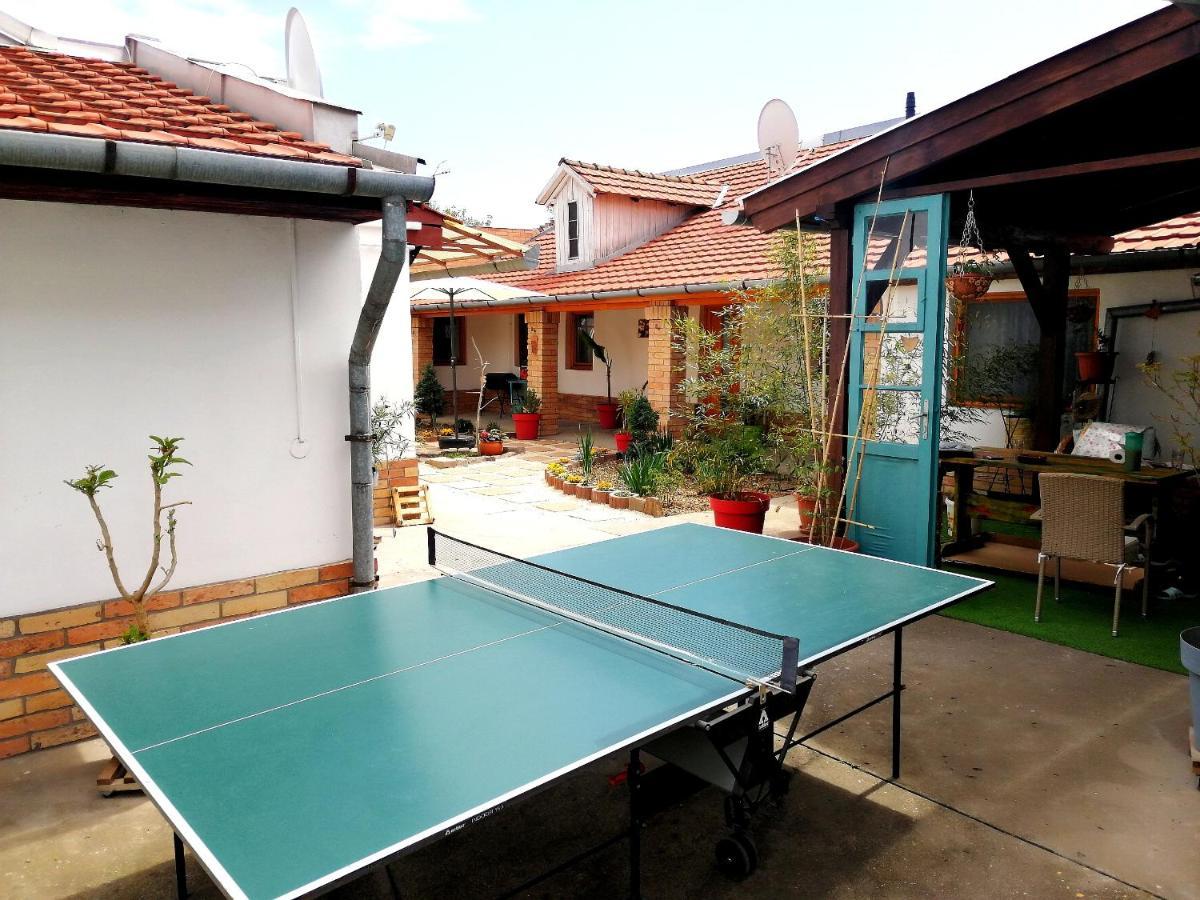 Mandula Apartman แซแก็ด ภายนอก รูปภาพ